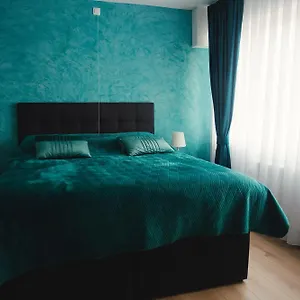 Bed & Breakfast Md Luxury, Brugge
